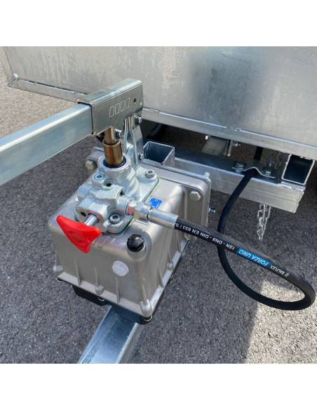 REMORQUE QUAD 2 ESSIEUX BENNE HYDRAULIQUE MANUELLE PTC 900 KG