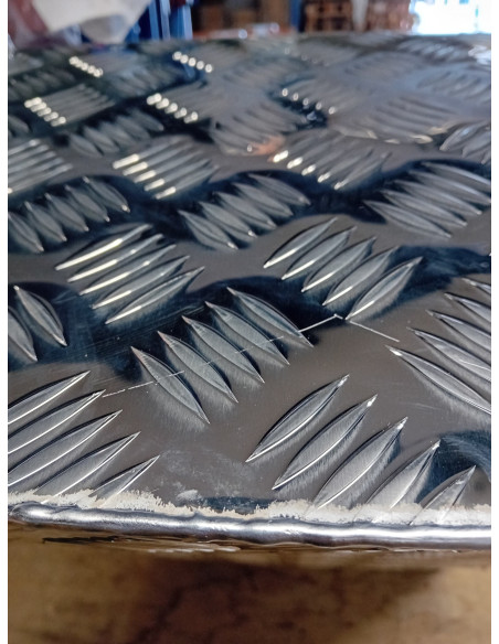 SECONDE VIE - COFFRE ALUMINIUM 95L DIM. 850/610X300X470 MM Aluminium strié, Brut