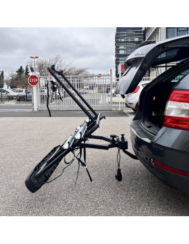 PLATEFORME SUR ATTELAGE BASCULANTE (BIENTOT...