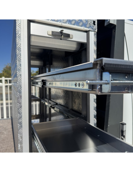 COFFRE ALUMINIUM 2 OUVERTURES COULISSANTES DIM. 1800 X 600 X 1200 MM