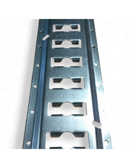 RAIL DE FIXATION EN ACIER 3050 X 132 X 11,5 MM